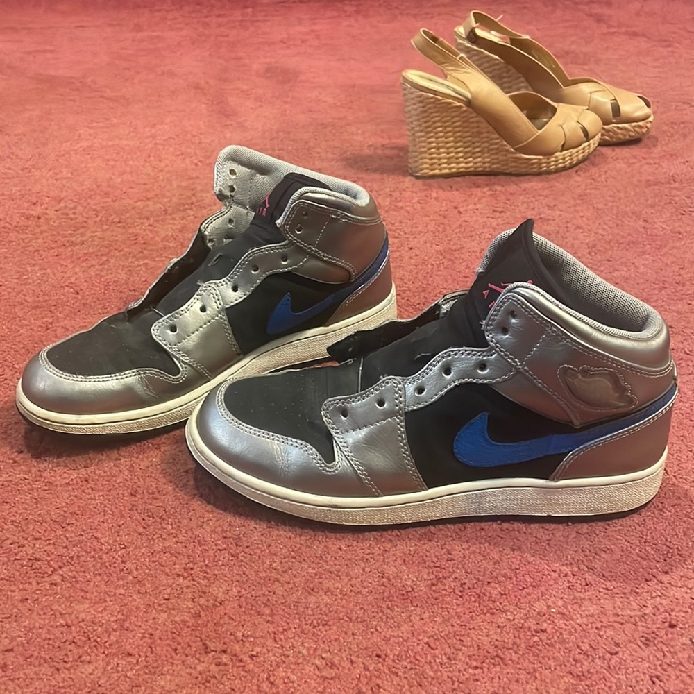 Air Jordan’s size 6.5
